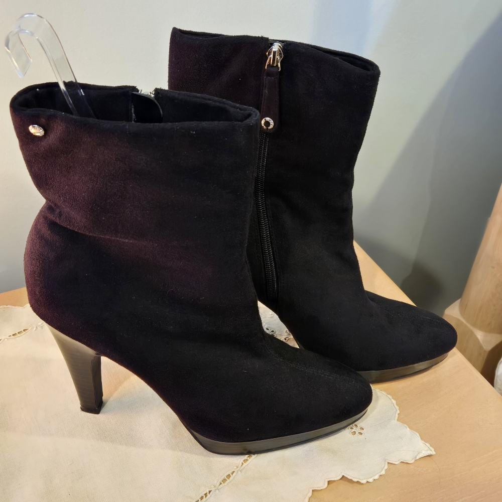🖤 Isaac Mizrahi for Target Black Suede-Look Boots – Size 9.5 – Like New